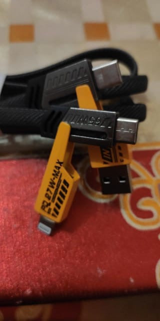 4-in-1 Multi Usb Charging Cable – Usb-c To Usb-c, Usb-c To Lightning, Usb-a To Usb-c, Usb-a To Lightning.