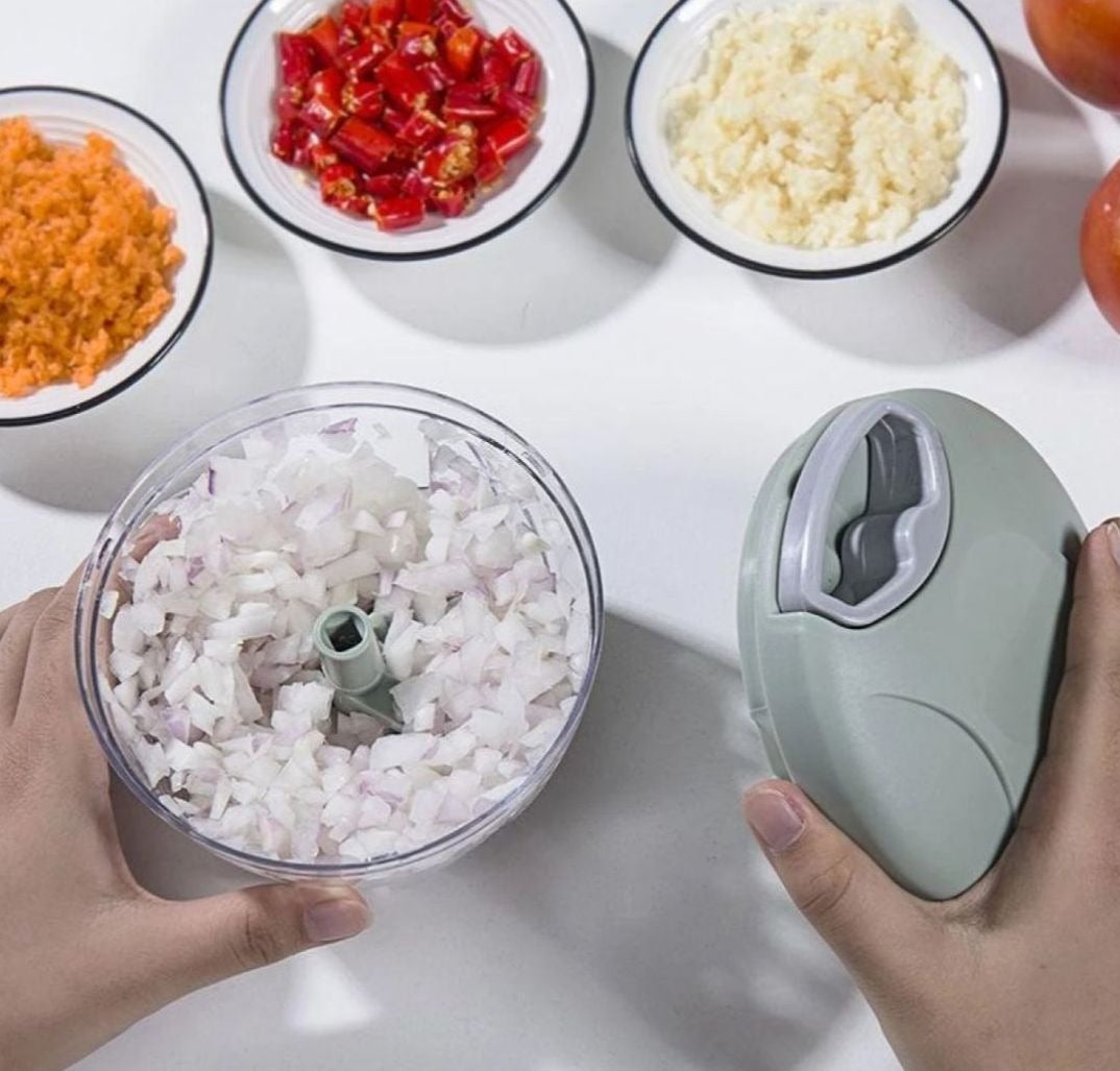 “900ML Manual Food Chopper with 5 Stainless Steel Blades”